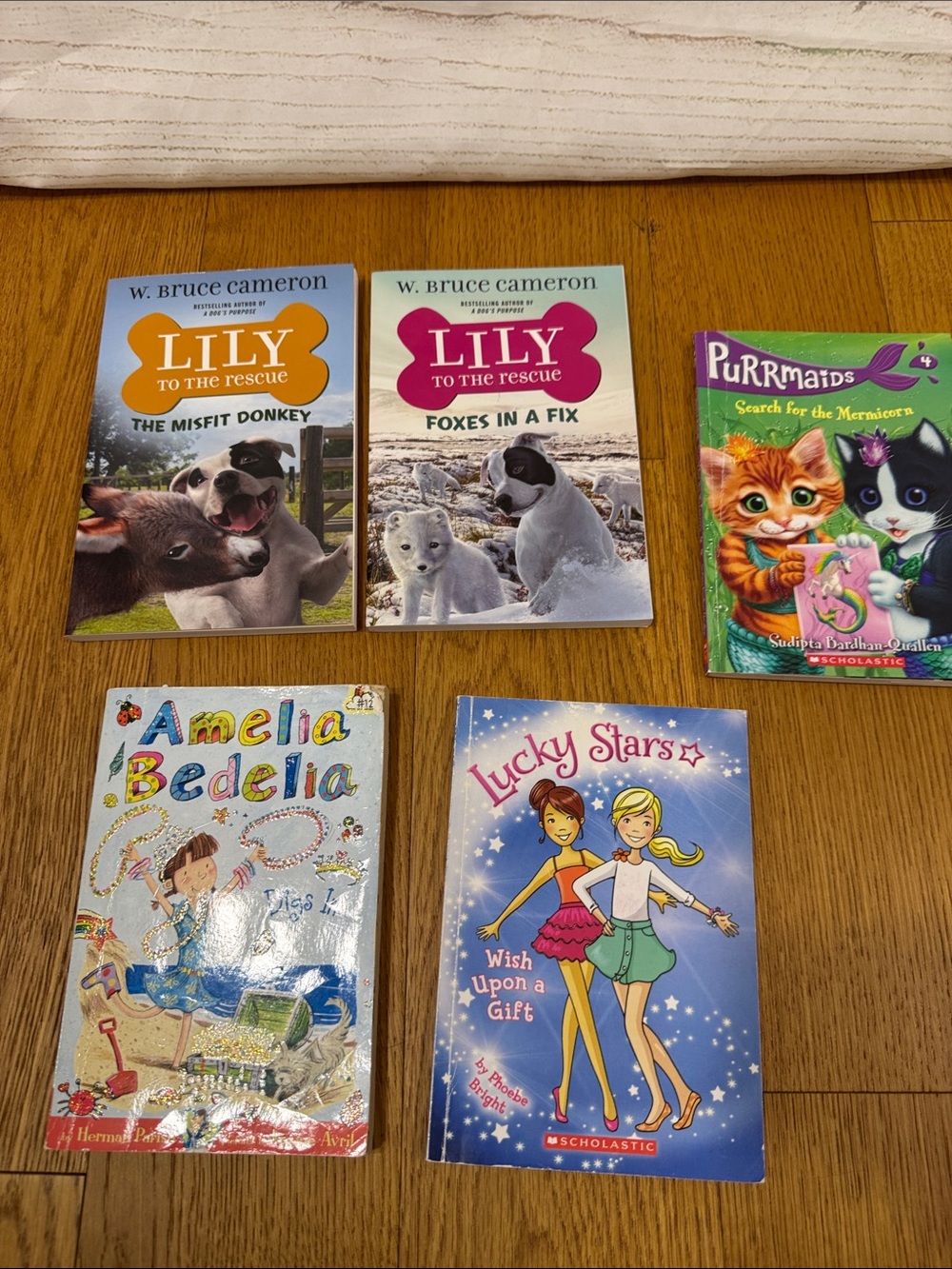 Bundle of 5 young kid readers LILY to the Rescue - Amelia Bedelia Purrmaids
